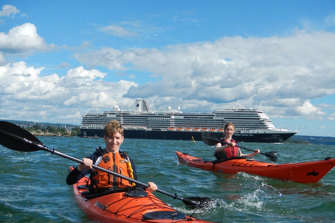 2- hour kayak trip on the Oslo Fjord - The paddle out: houseboats and Fornebu from a water-level view