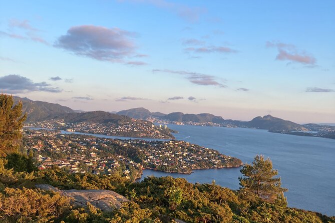 3-Hour Private Norwegian Hiking Experience with Local Guide - Guides who turn a hike into a story day