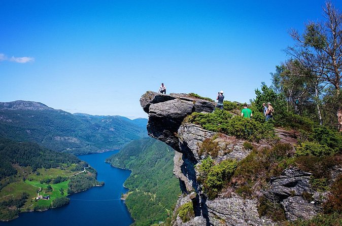 5-Hour Guided Hike Tour to Himakånå The Mini Trolltunga - Timing, energy level, and what 5 hours really means