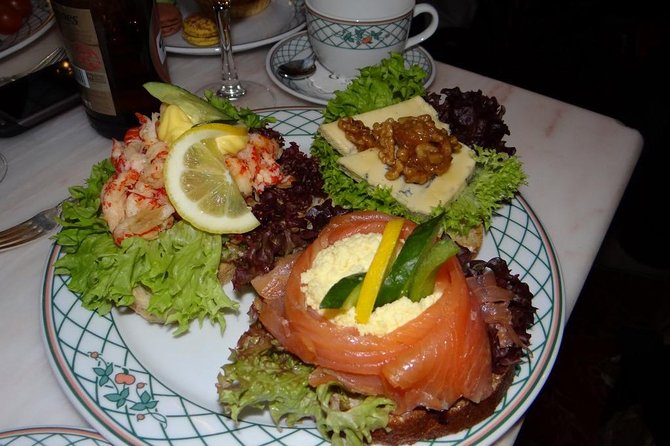A Well Balanced History and Food Tour with Focus on the Scandinavian Kitchen - Aker Brygge to City Hall and Akershus Fortress: why these stops work