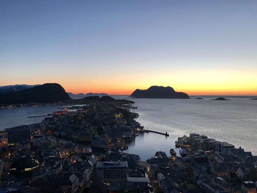Ålesund: Ålesund and Surrounding Islands Audio Guide Tour - Godøya Viewpoint, the Island of the Gods, and the Giske saga connection