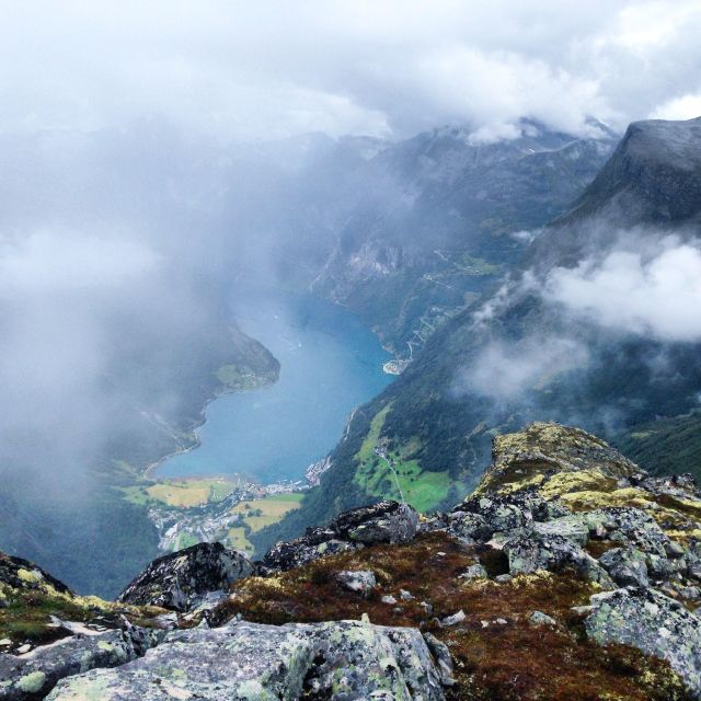 Ålesund: Geirangerfjord Scenic Cruise & Village Visit - Seven Sisters and The Suitor Waterfalls Up Close by Boat