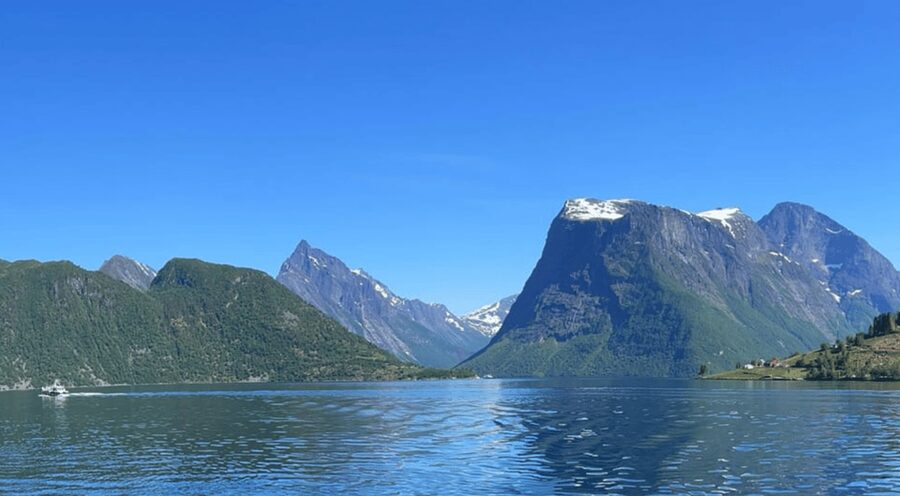 Ålesund Sightseeing Cruise - Mid-Cruise Calm: How to Maximize Comfort and Views