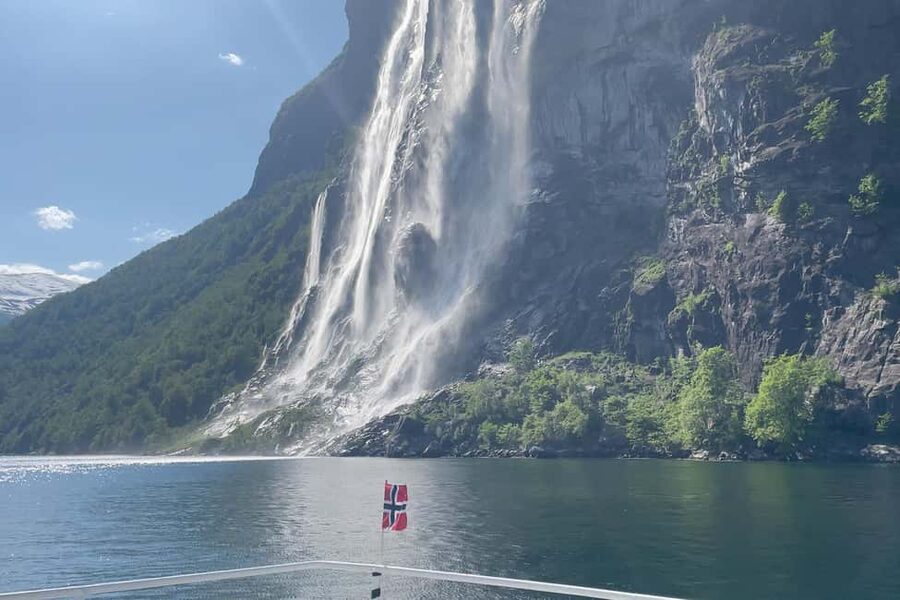 Ålesund to Geiranger Fjord Boat Tour with Return Bus Tour - Why This Ålesund to Geirangerfjord Day Tour Works
