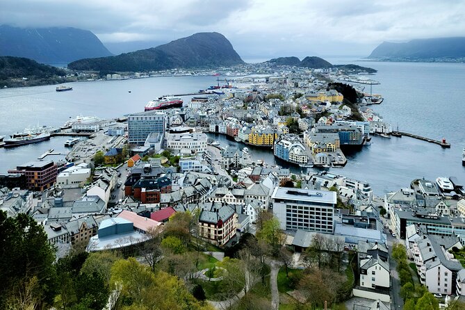 Ålesund Two Hour Walking City Tour - Key highlights at a glance