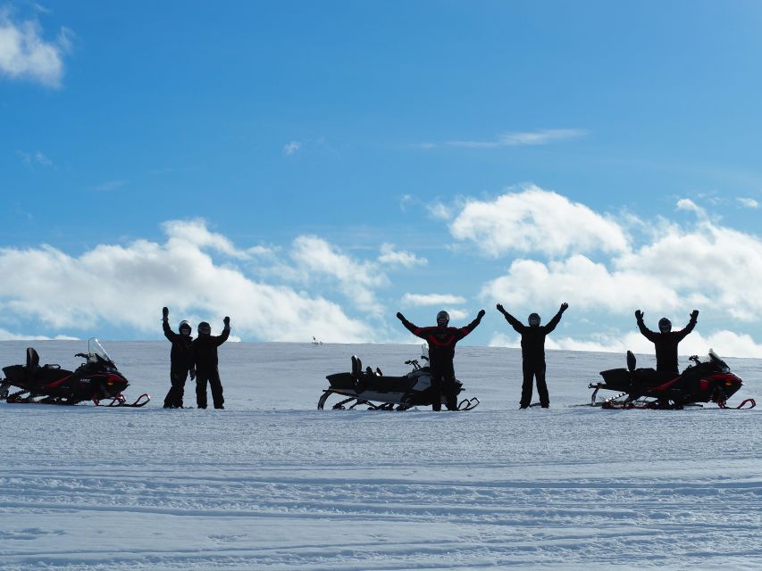 Alta: Guided Snowmobile Safari on Finnmarksvidda With Snacks - What to bring for Finnmarksvidda cold, and what they provide