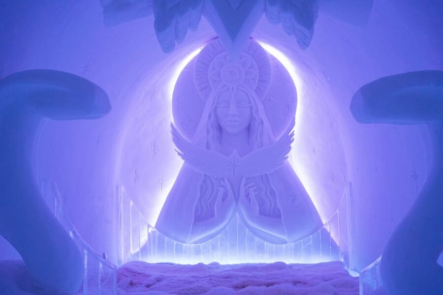 Alta: Igloo Ice Hotel and Hiking to the Frozen Waterfall. - Frozen Gargia Foss: the 2 km snowshoe hike you should plan for
