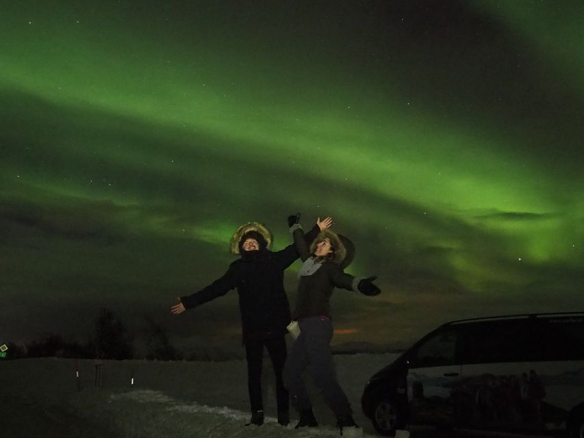 Alta: Small-Group Guided Northern Lights Tour - Photo reality check: no tripods, and your eyes vs the camera