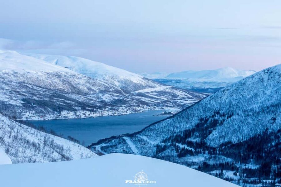 Arctic hike on Kvaløya Island with drinks and snacks - What to wear and bring so you stay comfortable