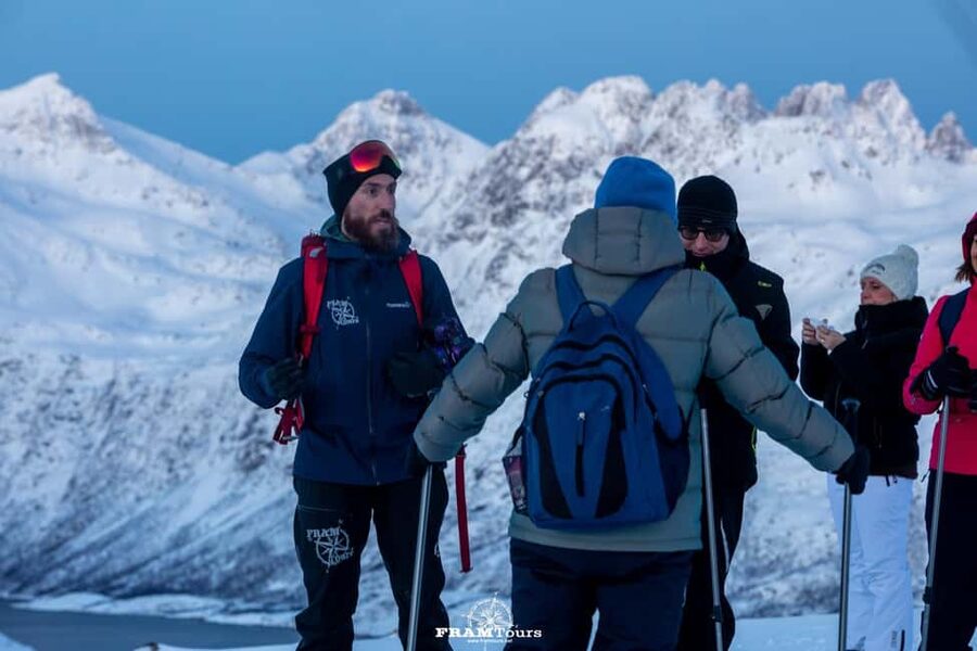 Arctic hike on Kvaløya Island with drinks and snacks - Starting at YONAS PIZZA and the rhythm of the day