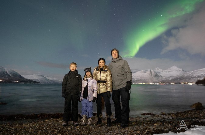Aurora Safari Chase by big bus, free Photos, toilet onboard - Comfort in the cold: what to wear so you can actually enjoy it