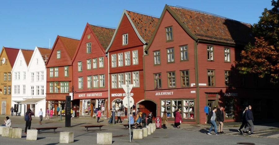 Bergen: City Tour on Foot - What you learn about being a Bergenser, and why it matters