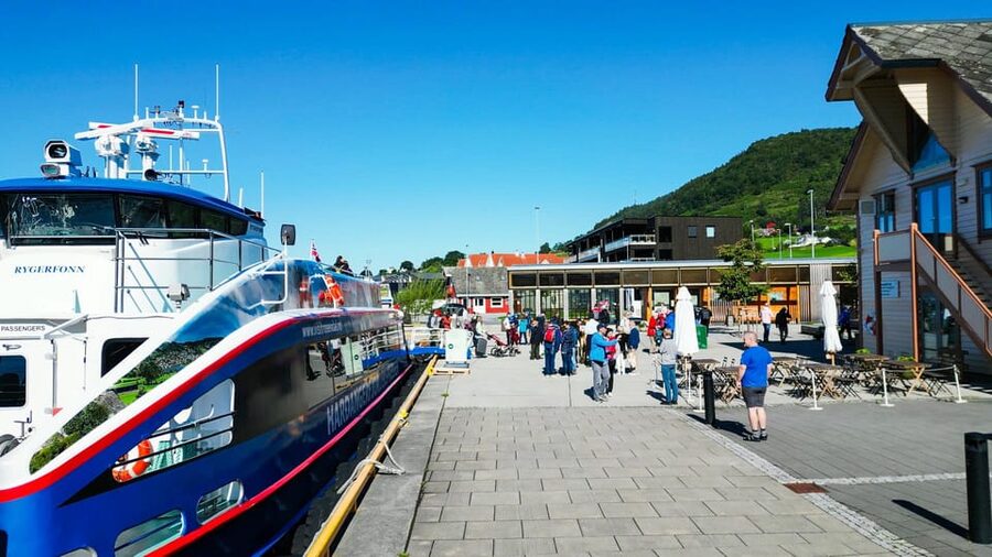 Bergen: Cruise to beautiful Rosendal by the Hardangerfjord - Hardangerfjord sailing comfort: deck views or a heated cabin