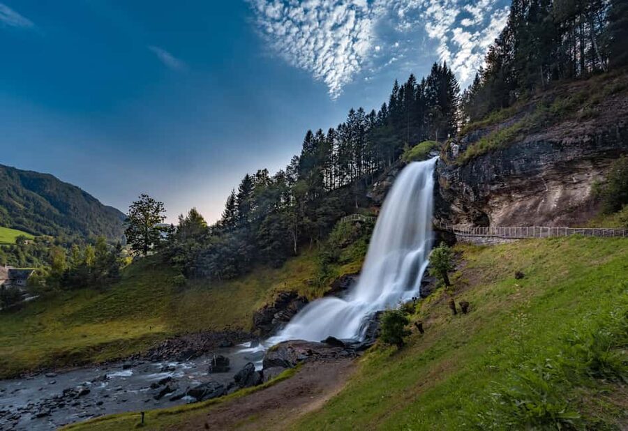 Bergen: Easy Hike to Bondhus Glacier Lake & Rosendal Visit - Folgefonna National Park: the easy Bondhus walk and what to look for