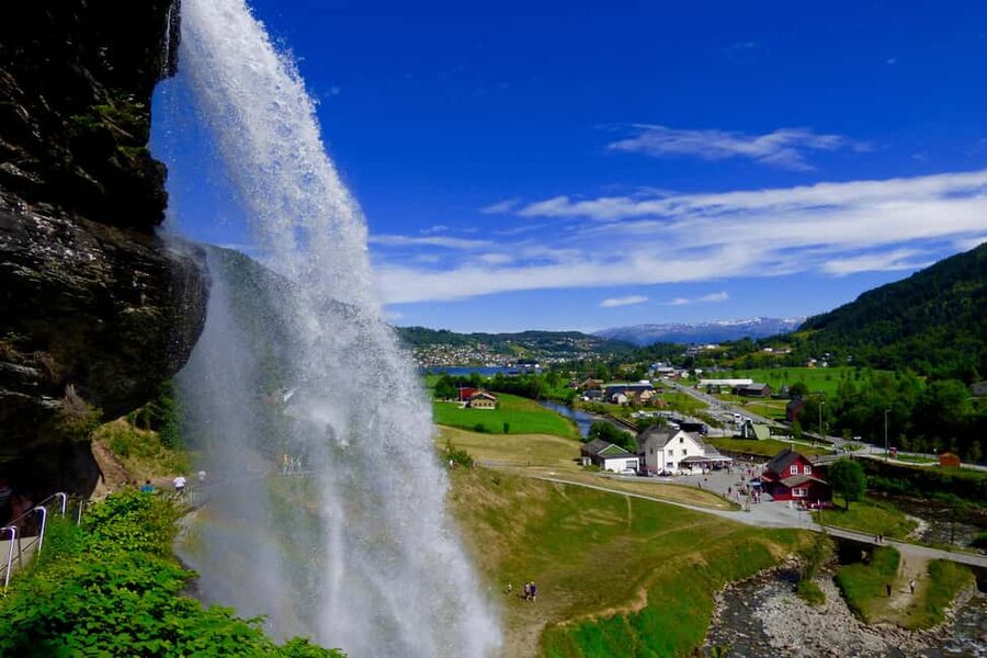 Bergen: Easy Hike to Bondhus Glacier Lake & Rosendal Visit - Price and value: what $230 covers on a day this full