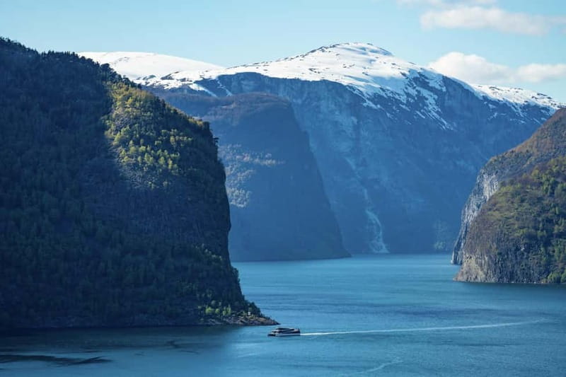 Bergen: Flam Railway, Viking Village Tour with Fjord Cruise - Morning Pickup in Sentrum to Voss: The Scenic Setup