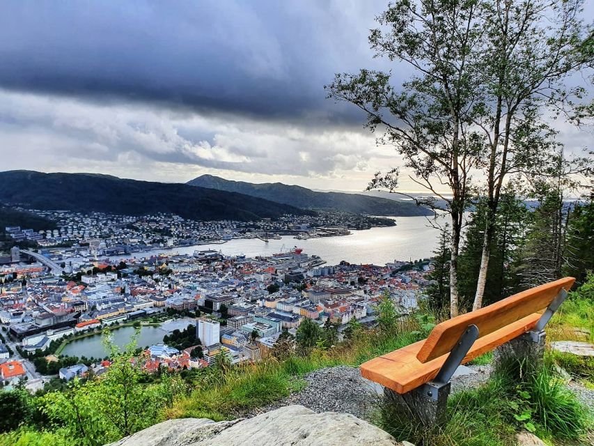 Bergen: Guided mountain hike on top of Bergen - What to pack for a Bergen mountain hike (so your feet and hands stay happy)