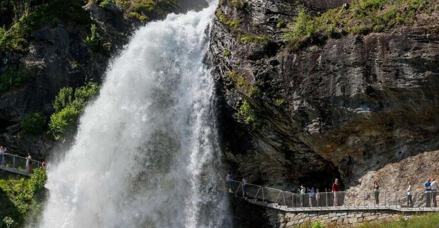 Bergen: Hardangerfjord, Voss Gondola & 3 Great Waterfalls - Why this Hardanger day trip feels more special than a regular sightseeing bus