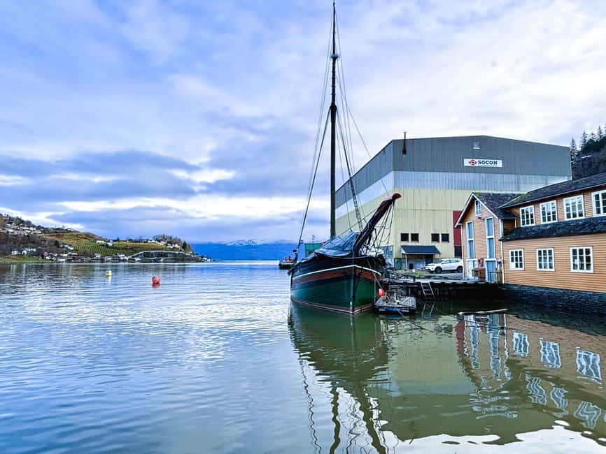 Bergen: Hardangerfjord & Waterfalls Bus Tour with Apple Pie - Norheimsund Maritime Centre: craftsmen, fjord skills, and the apple pie finish