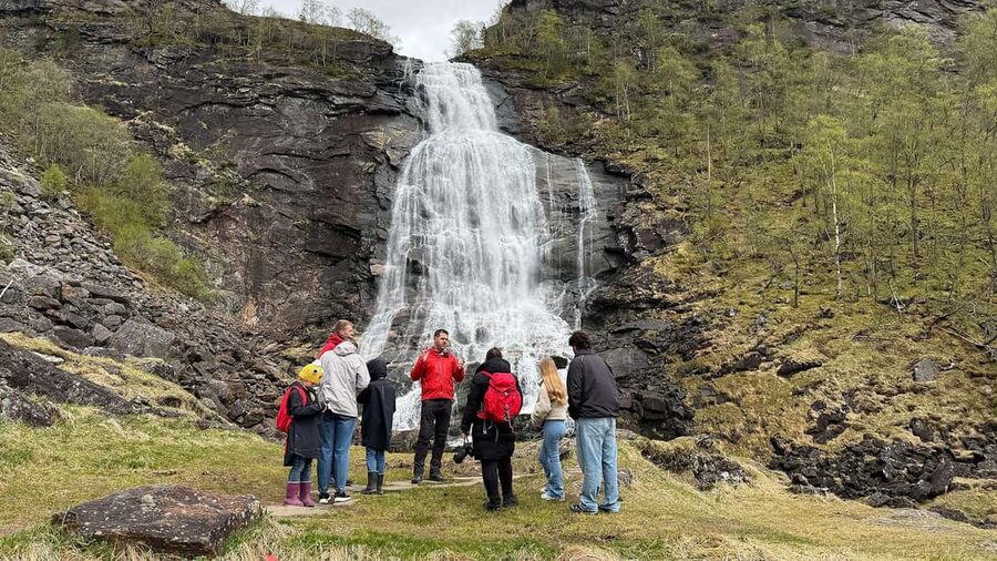 Bergen: Hardangerfjord & Waterfalls Bus Tour with Apple Pie - What to expect from the pace, plus what to pack