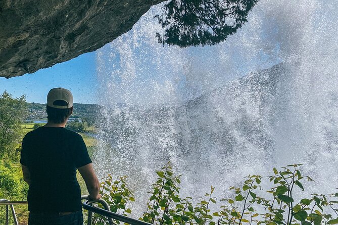 Bergen in a day, Guided tour: Old Town, Waterfalls & Waffles - Stop 1: Fossen Bratte for your first waterfall payoff
