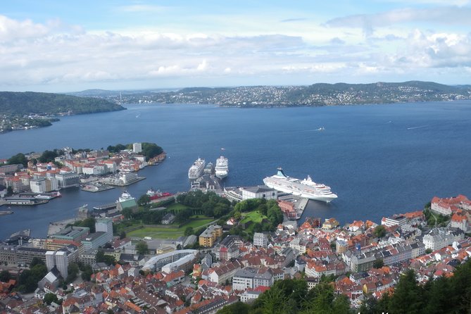 Bergen: Local food tasting & Excursion with a city view from the top - Bryggen Hanseatic Wharf: UNESCO trading streets without the crowds