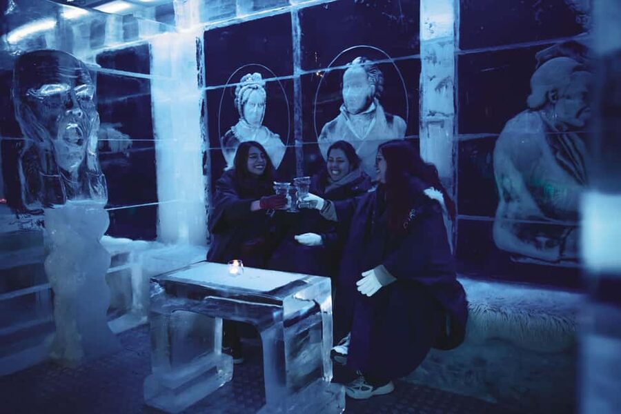 Bergen: Magic Ice Bar Entry Ticket with Welcome Drink - Gear up for the cold: what to wear and why it matters