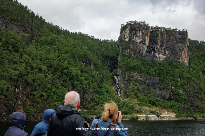 Bergen: Mostraumen Fjord Cruise - with Local Tour Guides - Nordhordland Bridge: getting the fjord network context fast