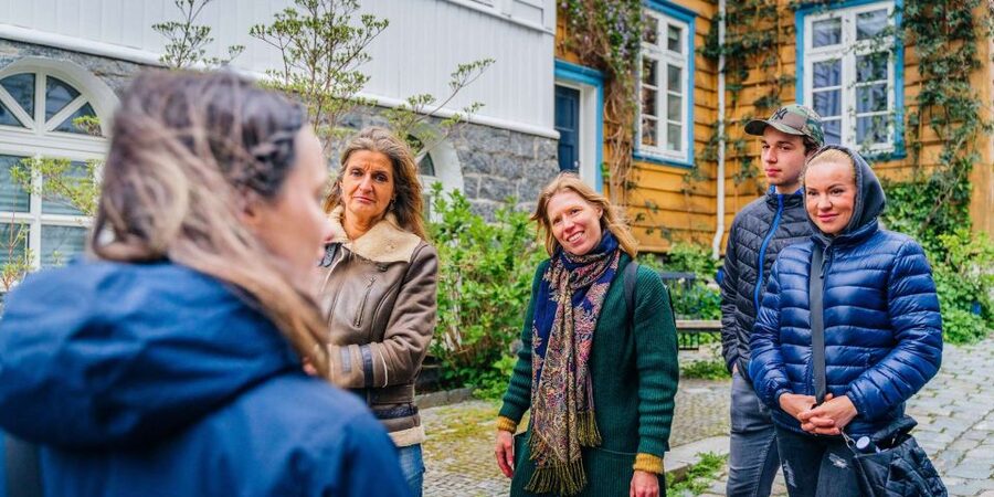 Bergen: Nordnes Neighborhood Hidden Gems Walking Tour - Meeting at Aksdal, and how the 2-hour pace really works