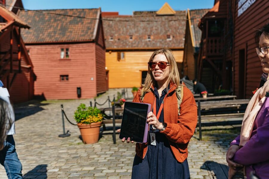 Bergen: Past & Present Small Group Guided Walking Tour - How the 2 hours are paced, and why $26 feels fair
