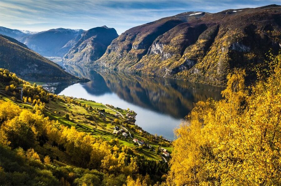 Bergen: Private Day Tour, Nærøyfjord Cruise and Flåm Railway - Bergen to Gudvangen: your day starts with smart timing