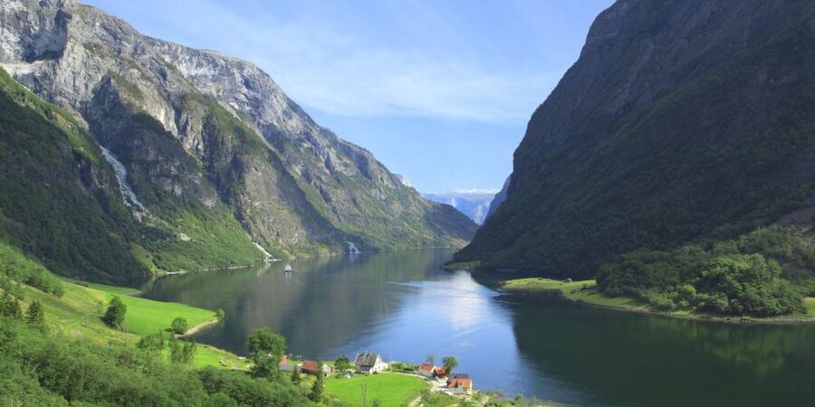 Bergen: Private Day Tour, Nærøyfjord Cruise and Flåm Railway - What makes the private format worth it (even at a high price)