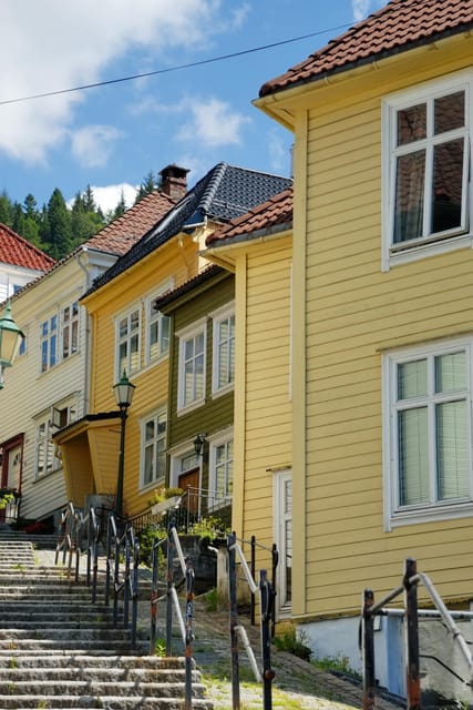 Bergen: Private tour in your own language - Key moments you should care about