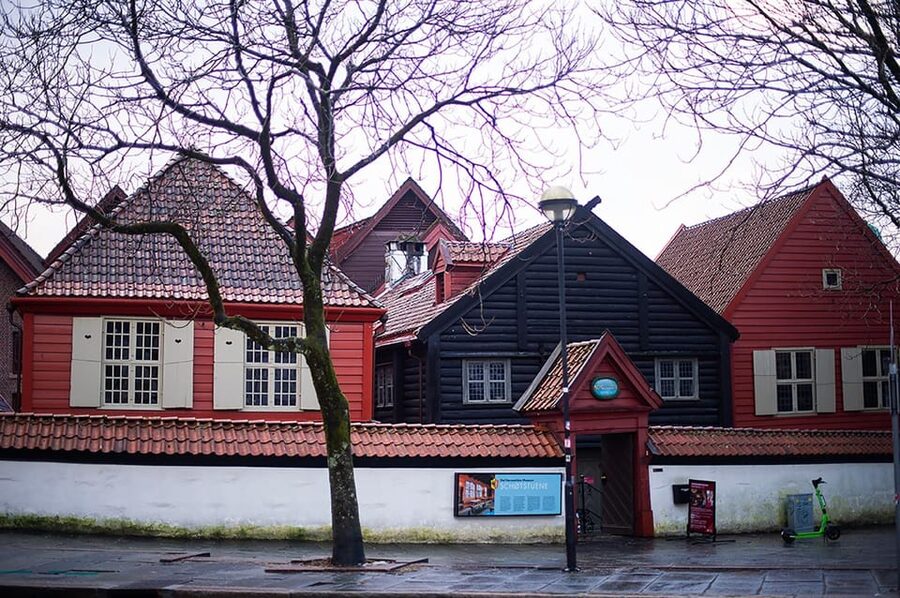 Bergen: Private tour in your own language - Bergen Fish Market: the working side you would otherwise miss