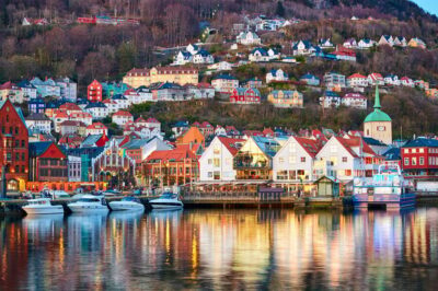 Sightseeing Walking Tour with Ferry Ride