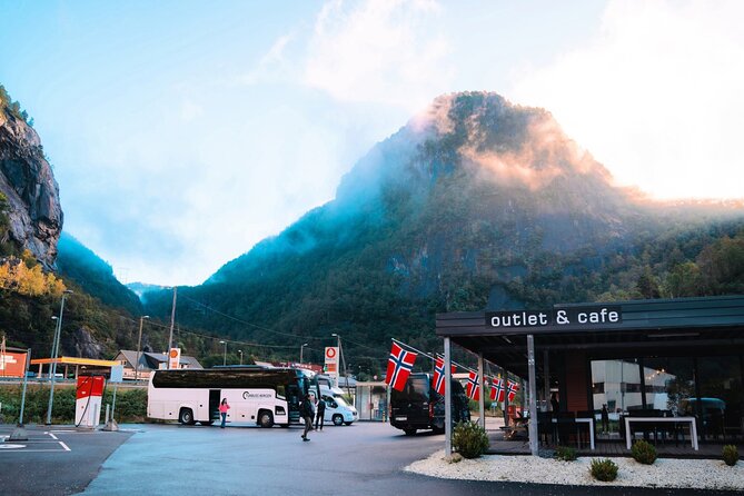 Bergen: UNESCO Fjord Cruise, Flåm & Stegastein - Incl. Lunch - Tvindefossen Waterfall, 116 Meters of Loud Beauty
