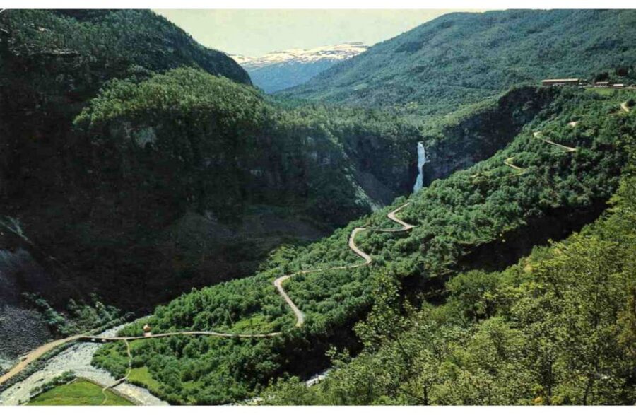 Bergen: Viking Village, Nærøyfjord Cruise & Flåm Railway - Tvindefossen in summer, Voss in winter: photo stops with real timing