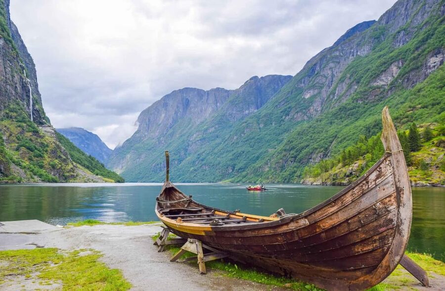 Bergen: Viking Village, Nærøyfjorden Cruise and Flåm Railway - Dale and Gudvangen timing: where you catch your breath