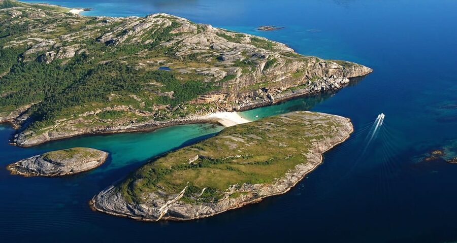 Bodø: Kjerringøy & Silent Coastal Cruise - Food and drink: what’s included, what to budget