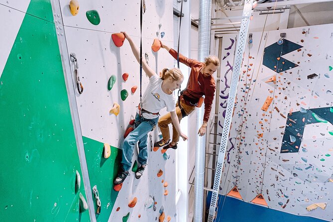 Climbing in Mørkvedhallen Klatresenter - Key highlights at Mørkvedhallen Klatresenter