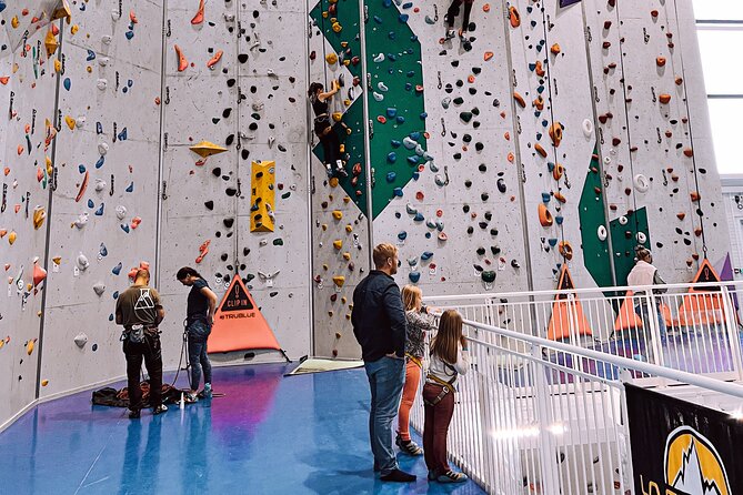Climbing in Mørkvedhallen Klatresenter - Getting there from Bodø: location and practical setup