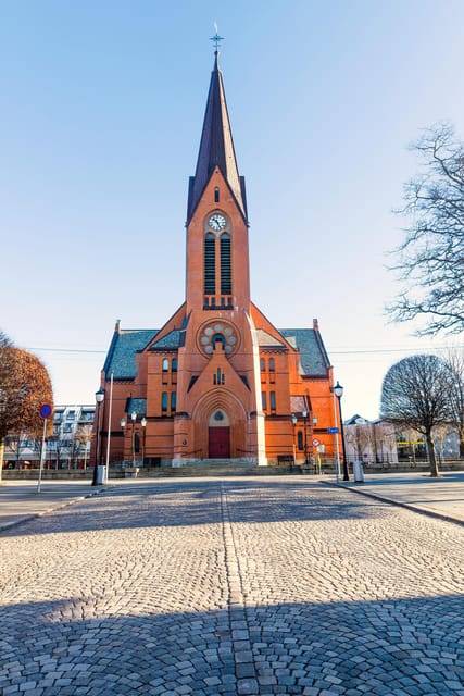 Discover Haugesund and visit a local mountain farmer - The rest of the stops that keep the tour feeling well paced