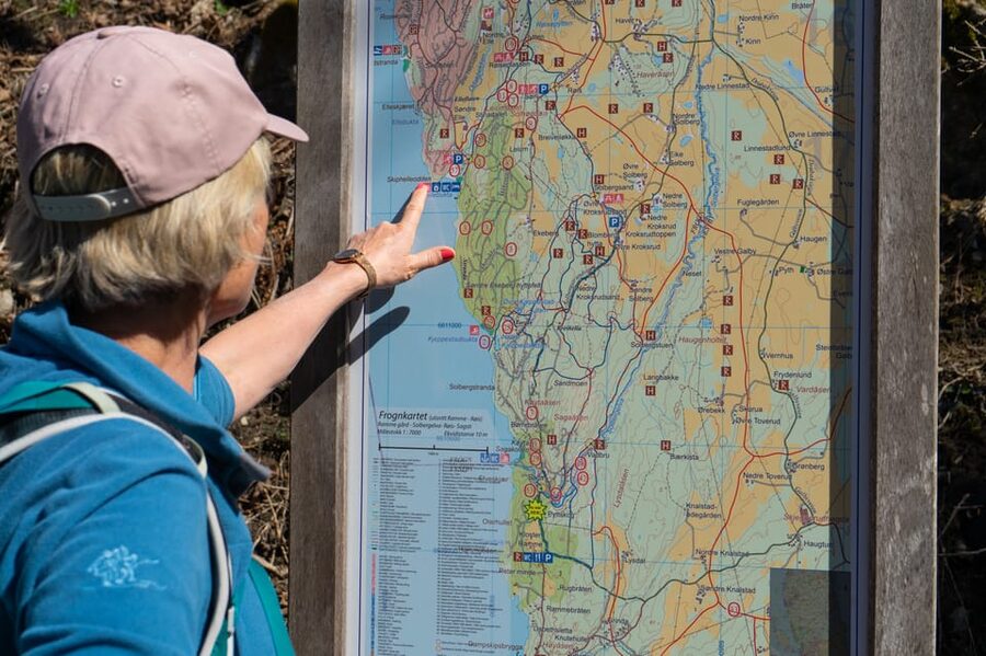 Drøbak: Guided walk along the coastal path and the forest - Drøbak’s coast and forest in a tight 3.5-hour plan