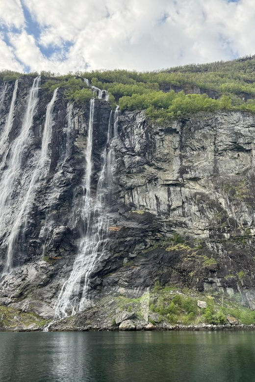 E-bike Tour in Geiranger, Norway - Eagle Road and the Waterfall Route: what the 2 hours really looks like
