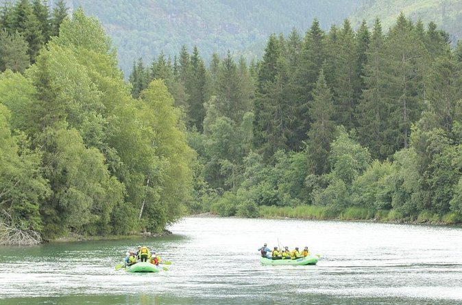 Family Rafting Grade 2 - The Raundal river stretch: pacing, pools, and beginner-friendly thrills