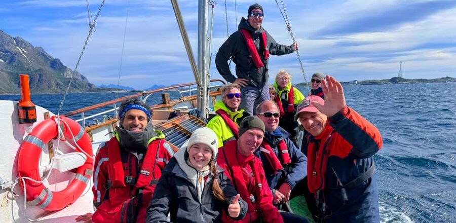 Fishing trip from Henningsvær + free (self caught) fish soup - Why this 3-hour catch-your-own-lunch ride feels like old Norway