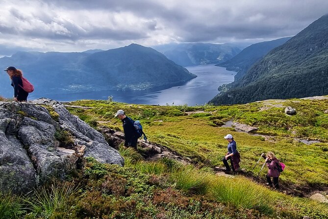 Fjord Hiking - Public tour - Meeting at BergenStrandkaien, then heading for real fjord air