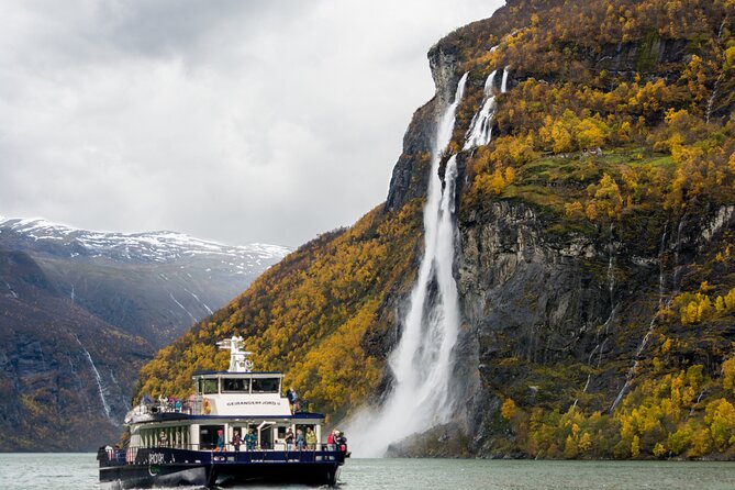 Fjordcruise Ålesund Geirangerfjord T/R - How to spend Geiranger time like a pro