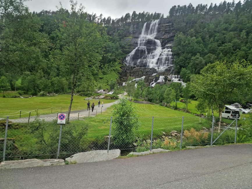 Flåm: Tvinde Waterfalls, Stalheimskleiva Hike & Gudvangen - Language, Commentary, and Comfort on the Van