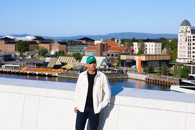 Free Oslo Photo Tour: Iconic & Instagrammable Spots - Akrobaten pedestrian bridge: a short 10-minute finish